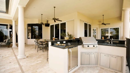 7 Features To Include In Your Outdoor Kitchen This Spring